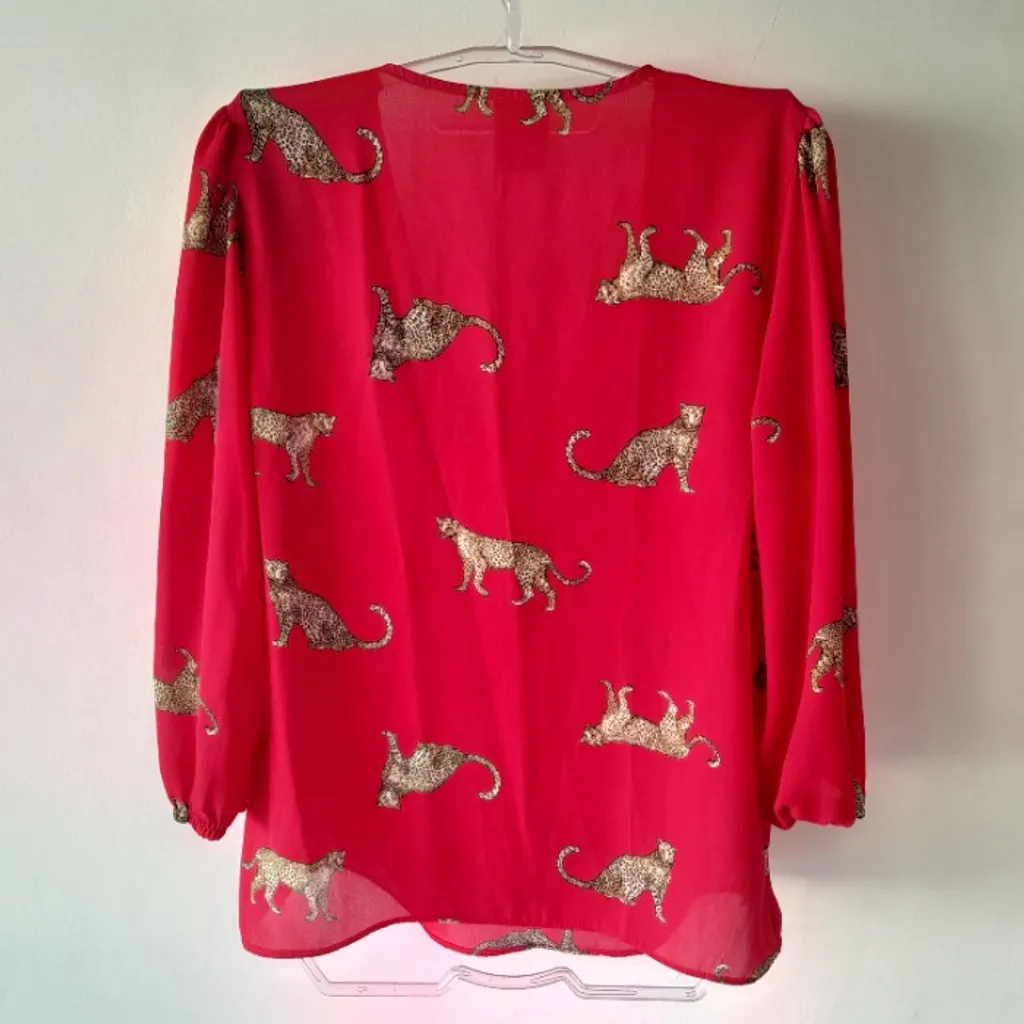 *OLHA A ONÇA* blusa meia manga estampada