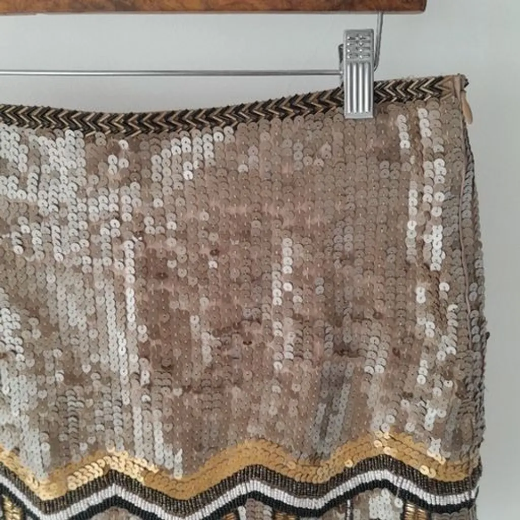 *VALE OURO* saia curta paetês e canutilhos dourado 38