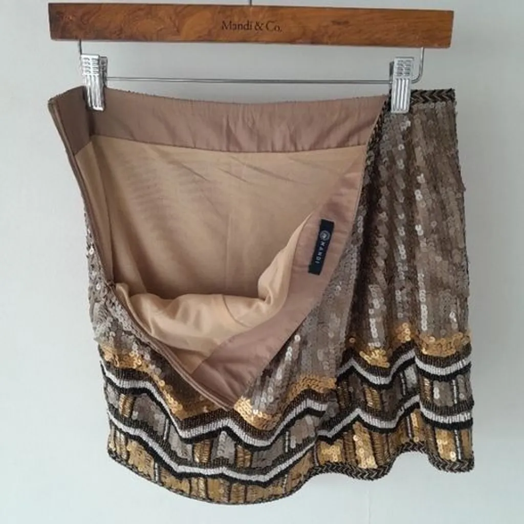 *VALE OURO* saia curta paetês e canutilhos dourado 38