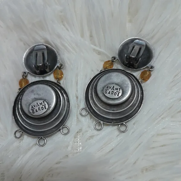 par de brincos de pressão vintage metal prata envelhecida