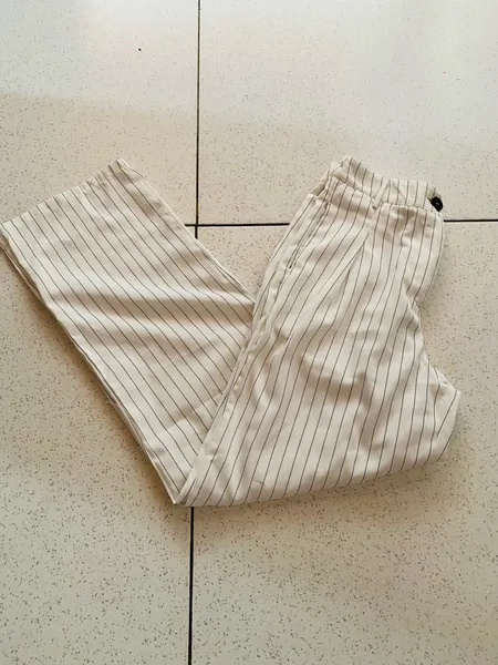 Calça risca de giz