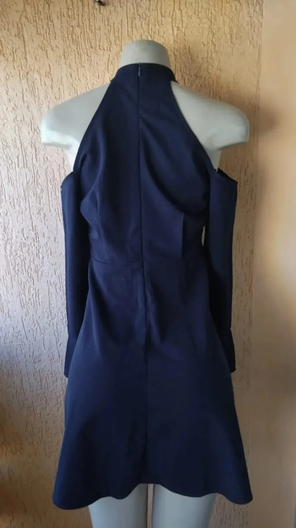 VESTIDO DELICADO P MANGA LONGA E TULE ✨