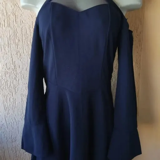 VESTIDO DELICADO P MANGA LONGA E TULE ✨