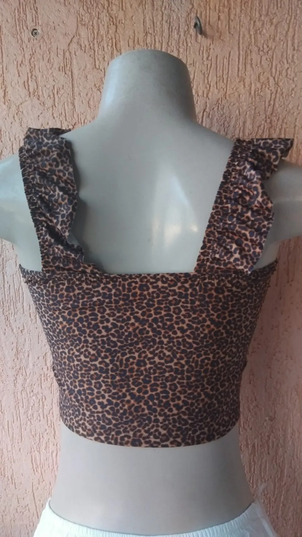 Cropped Animal Print em Lycra com Bojo Estiloso e Confortável