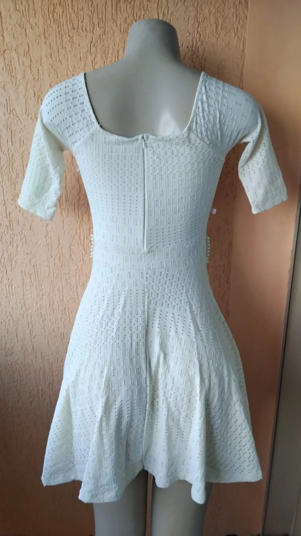 VESTIDO TAMANHO ÚNICO 36 AO 42COM BOJO E PEDRARIAS