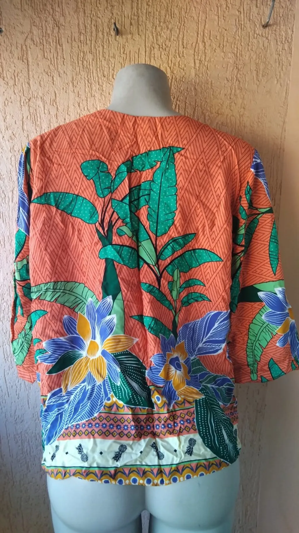 Camisa Feminina Tipo Bata Estampa Tropical Nova