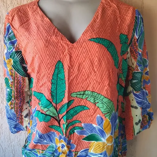 Camisa Feminina Tipo Bata Estampa Tropical Nova