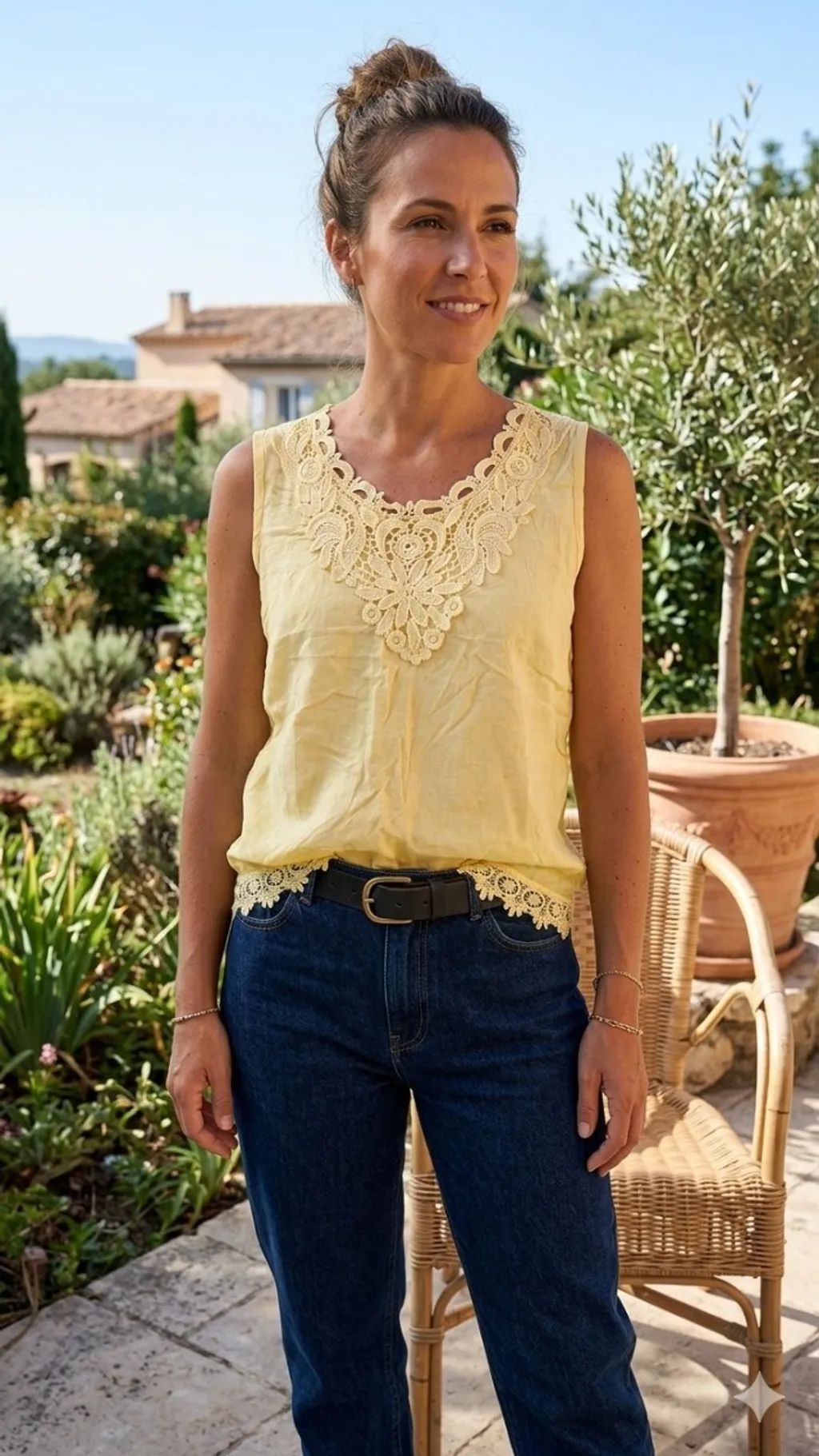 Blusa Feminina Em Tecido Com Detalhes Em Guippir Tamanho G