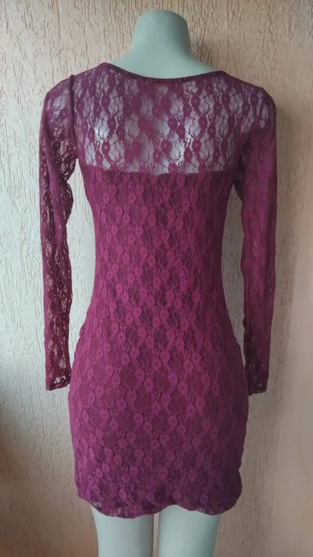 Vestido Curto Renda Marsala com Bojo Tamanho G Modelagem Pequ