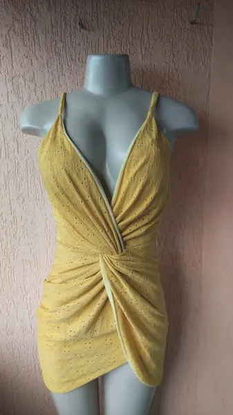 Vestido Curto Laise Amarelo com Bojo Tamanho G