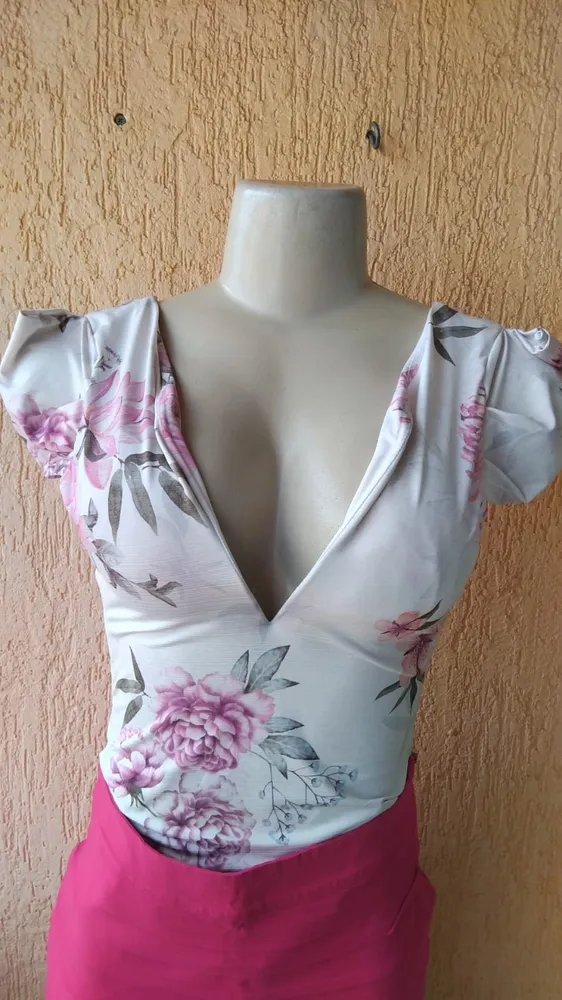 Body Feminino Floral Chocomel Manga Princesa com Bojo Tam P