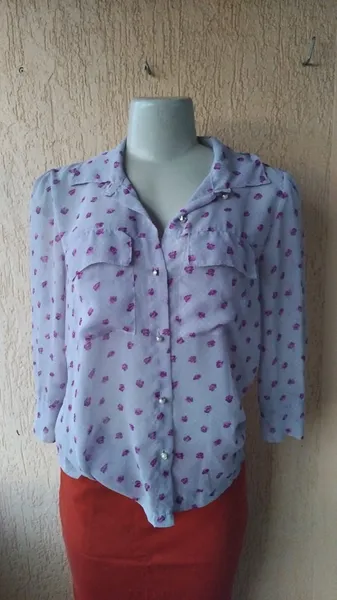 Blusa em Voal Lilás com Estampa Floral Tamanho M