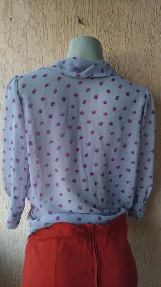 Blusa em Voal Lilás com Estampa Floral Tamanho M