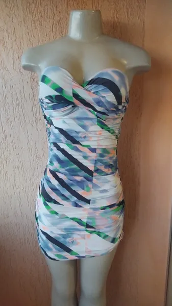 BRECHO Vestido Tubinho em Lycra com Bojo tam unico