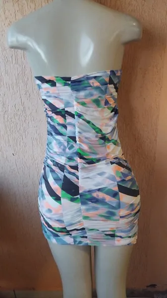 BRECHO Vestido Tubinho em Lycra com Bojo tam unico