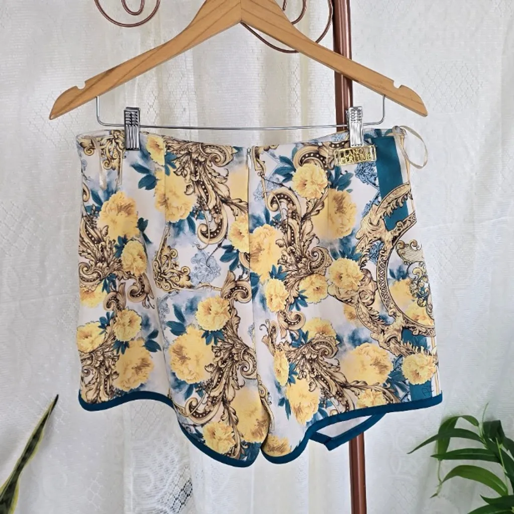 Short saia Lança Perfume