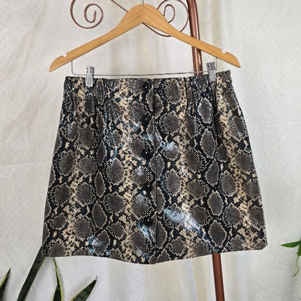 Saia couro Zara