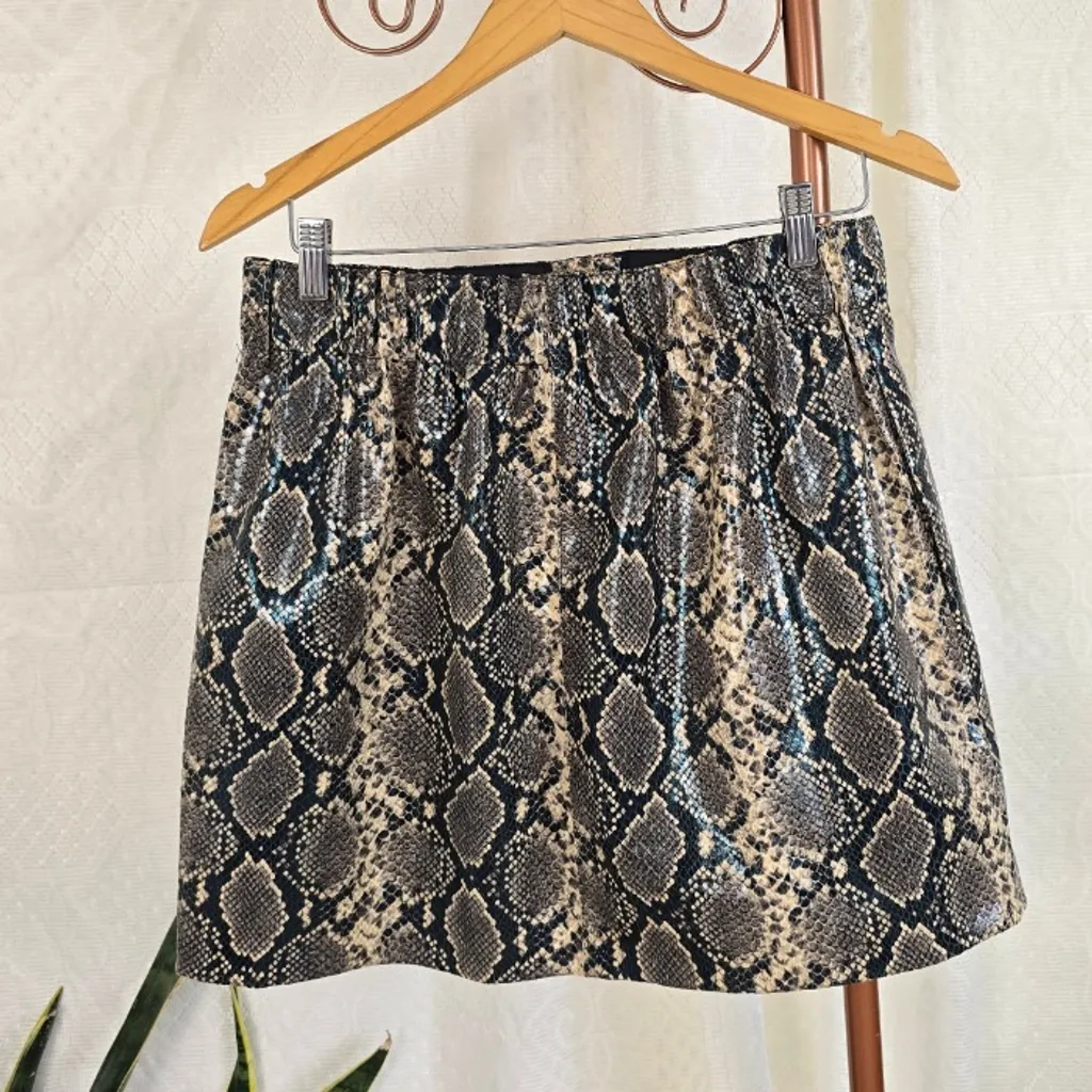 Saia couro Zara