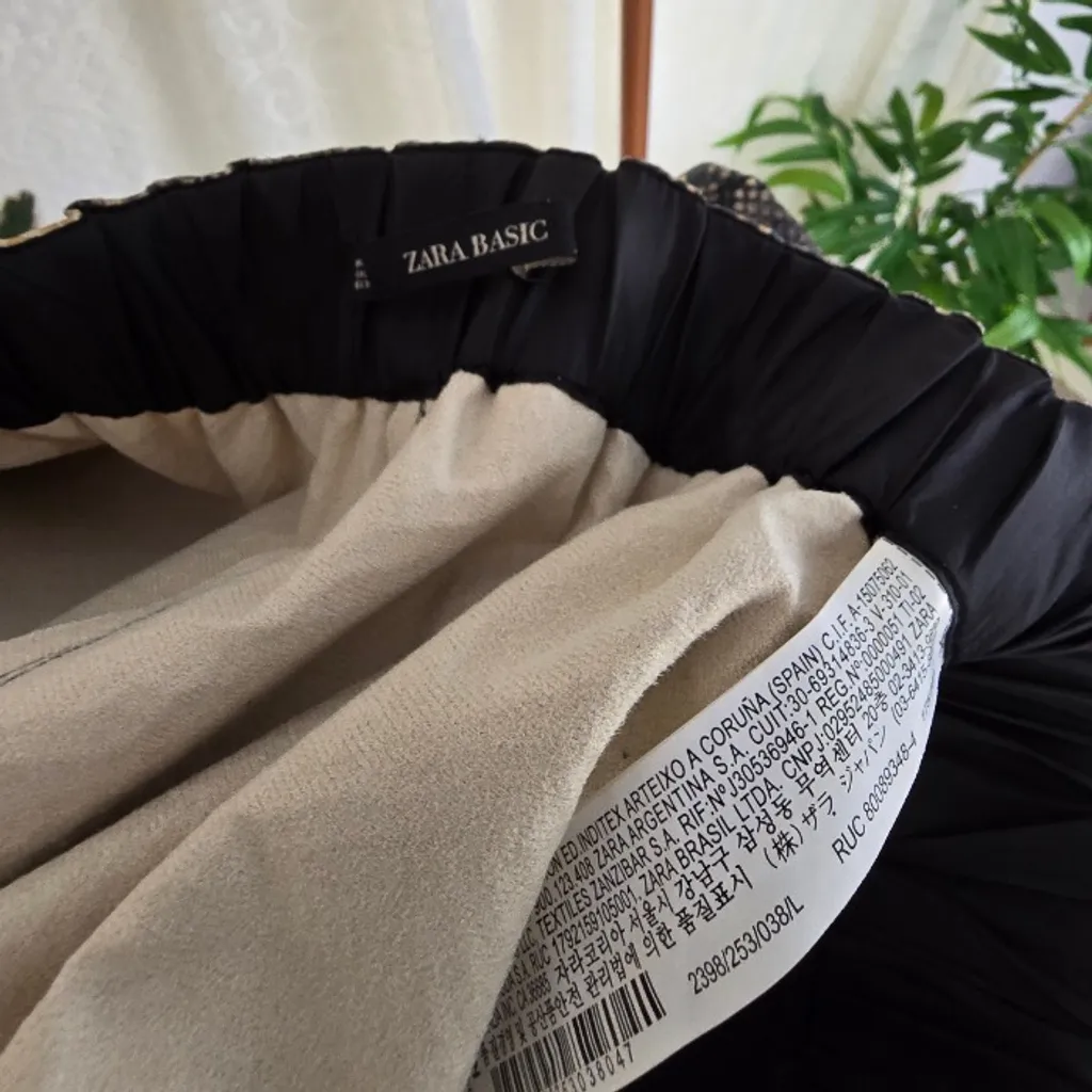 Saia couro Zara
