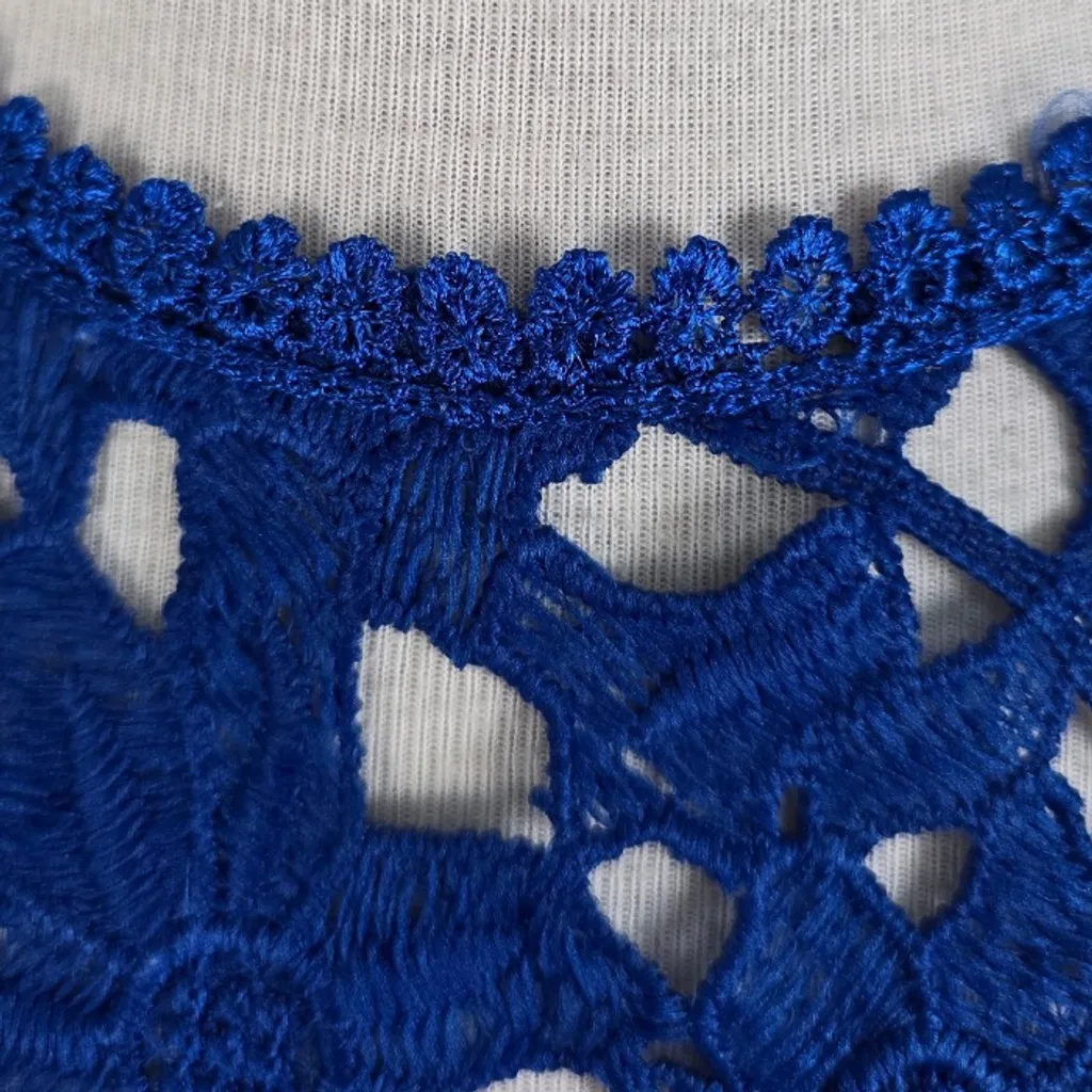 blusa azul renda guipir