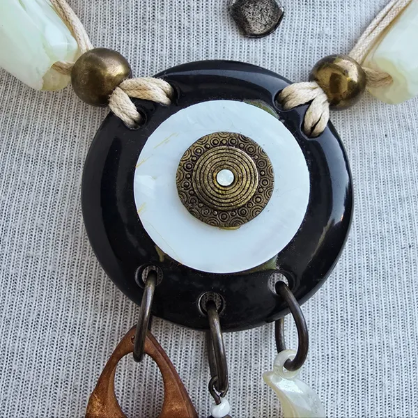 Colar francês artesanal