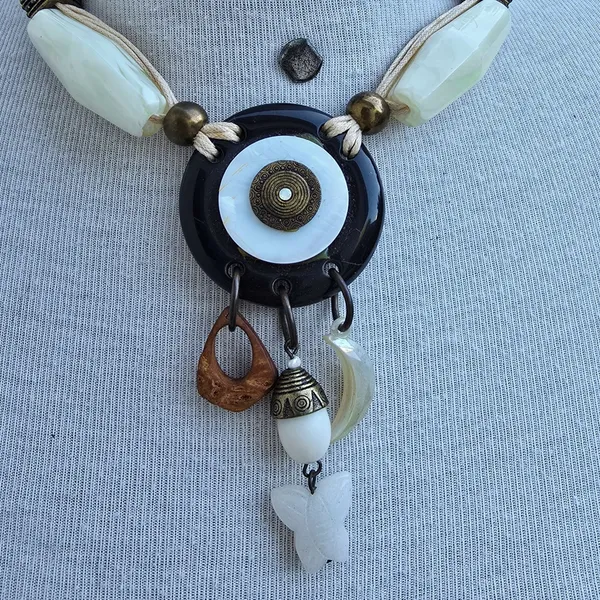 Colar francês artesanal