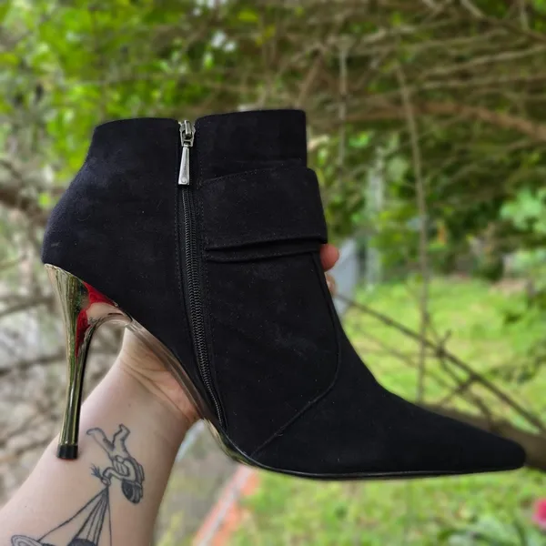 Bota preta camurça