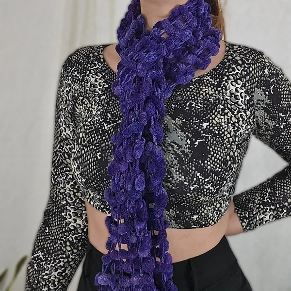 Cachecol roxo pompom