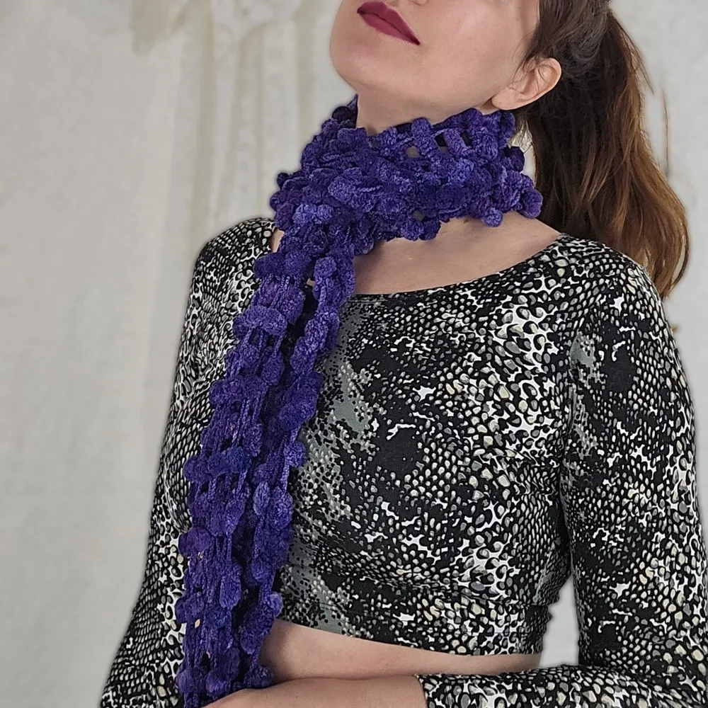 Cachecol roxo pompom