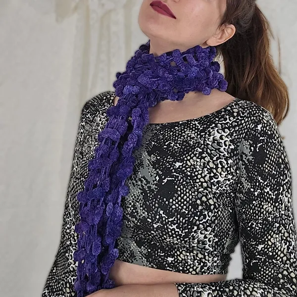 Cachecol roxo pompom