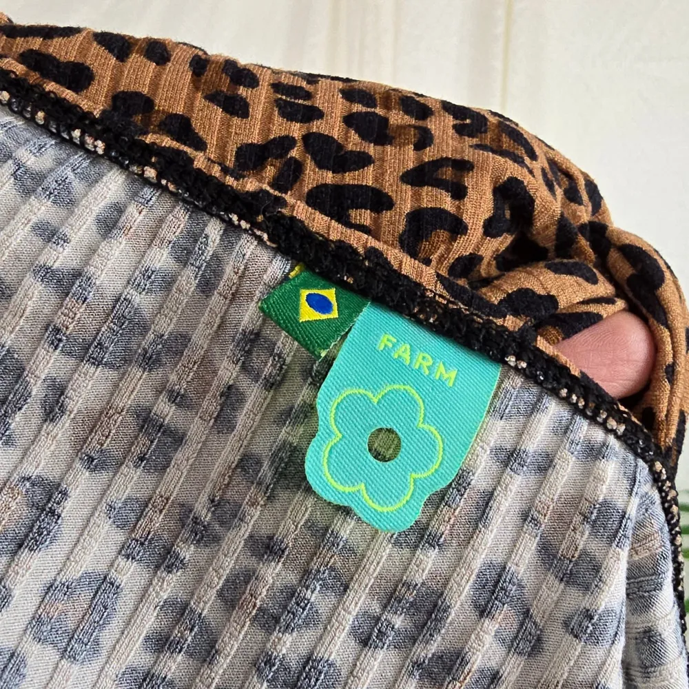 Cropped Farm animal print