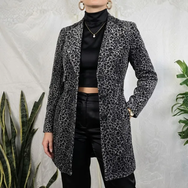 Casaco sobretudo animal print