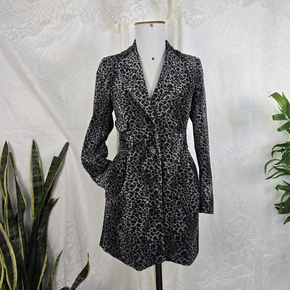 Casaco sobretudo animal print