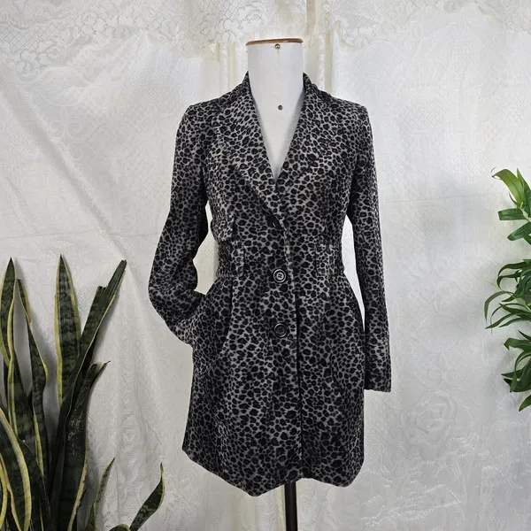 Casaco sobretudo animal print