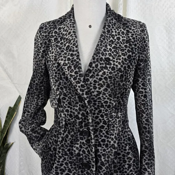 Casaco sobretudo animal print