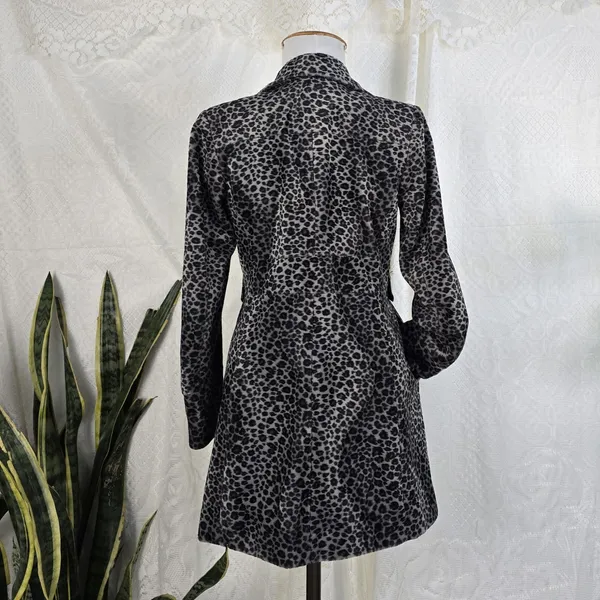 Casaco sobretudo animal print