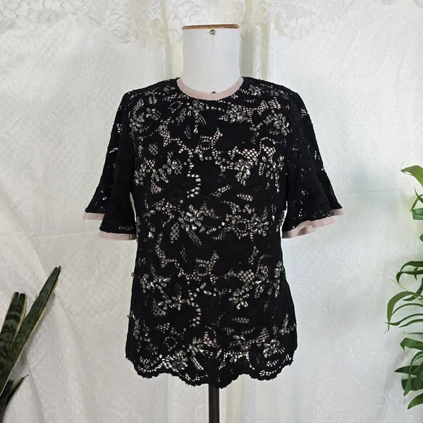 Blusa Le Lis Blanc preta renda soutache