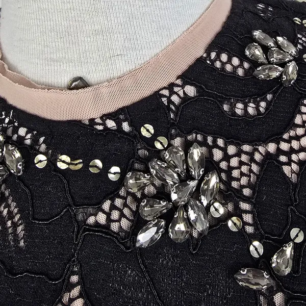Blusa Le Lis Blanc preta renda soutache
