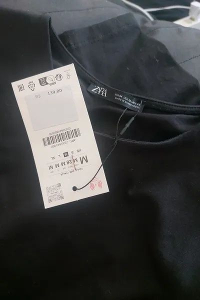 zara blusa com tag