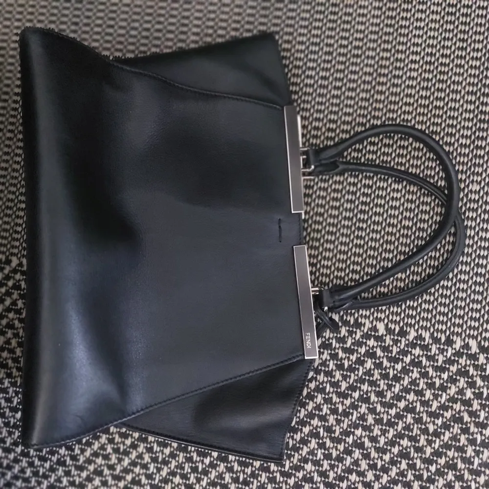 FENDI  3jours preta original