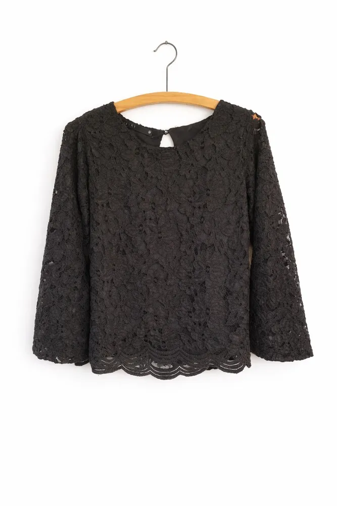Blusa manga longa renda preta