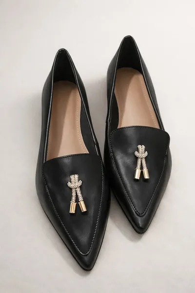 Sapatilha bico fino preto