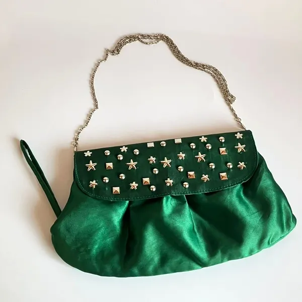 Bolsa Clutch/Ombro em Cetim Verde Esmeralda com Rebites