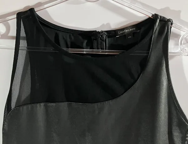 Vestido Calvin Klein Faux Leather - Tam G