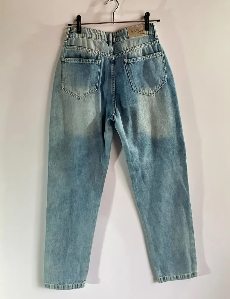 Jeans Mom Claro com Bordado Floral - Tam 36