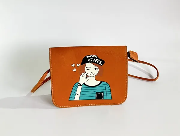 Bolsa Transversal Marrom Estampa Pop Art