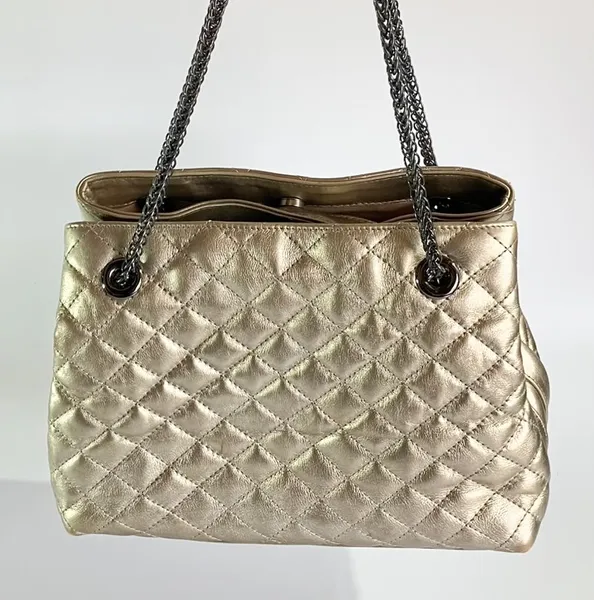 Bolsa Corello Matelassê Dourada