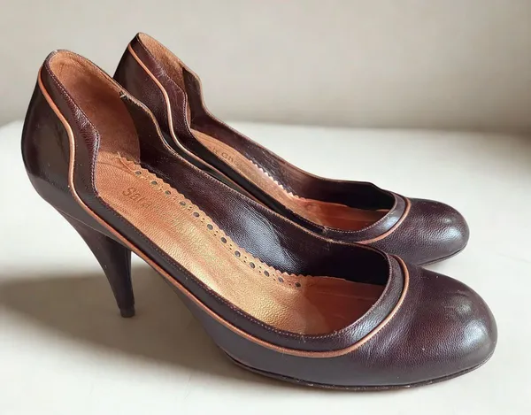 Scarpin Marrom Retrô Sarah Chofakian - 37