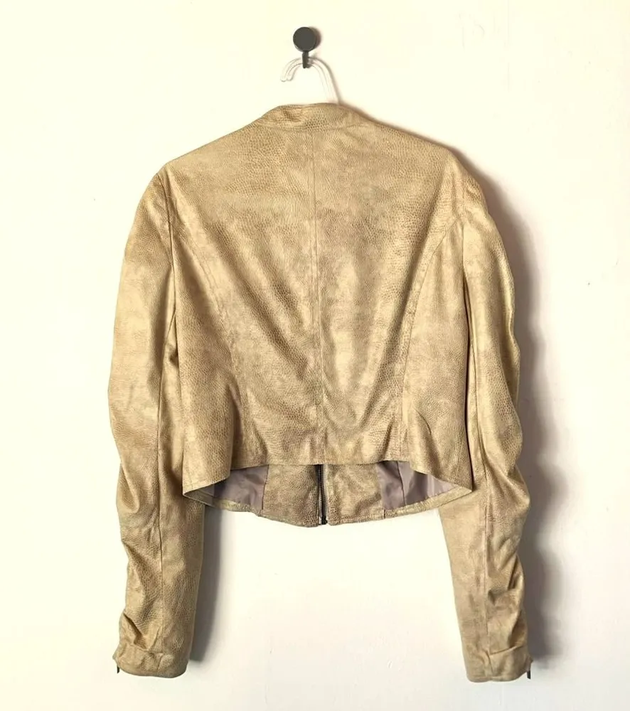 Jaqueta Cropped Textura Cobra - M
