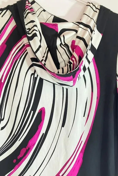 Vestido Midi Com Capuz e Bolsos -M